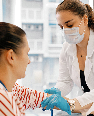 Проще, чем кажется: «лечим» стереотипы о донорстве костного мозга