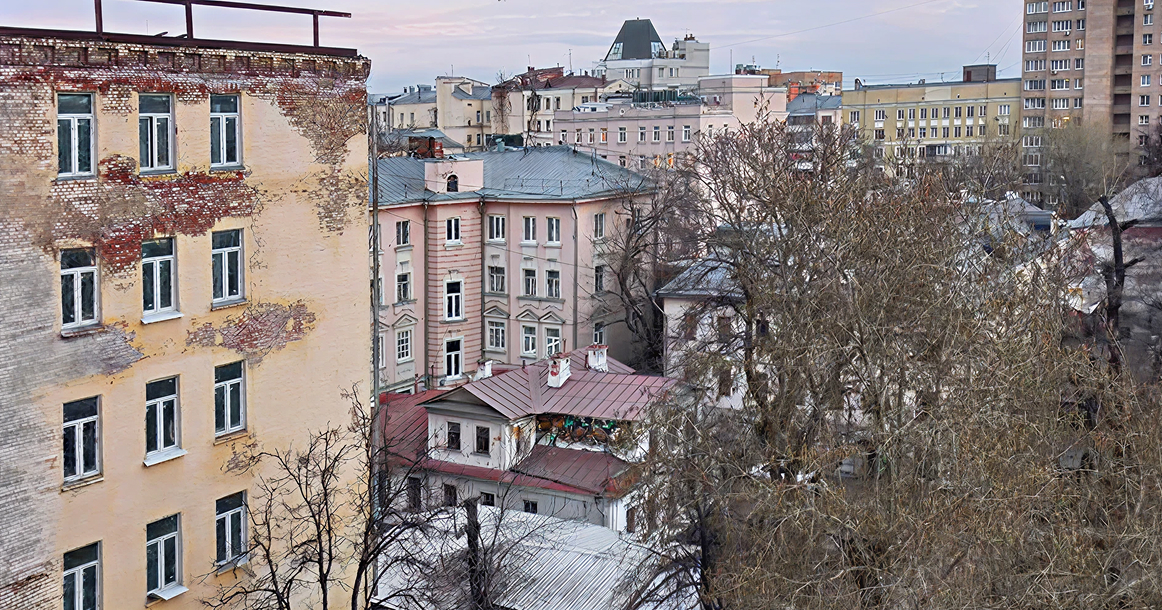 Вид из моего окна: на Старопименовский переулок