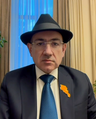 Никола Пашиняна встретили в Москве сожжением его фотографии