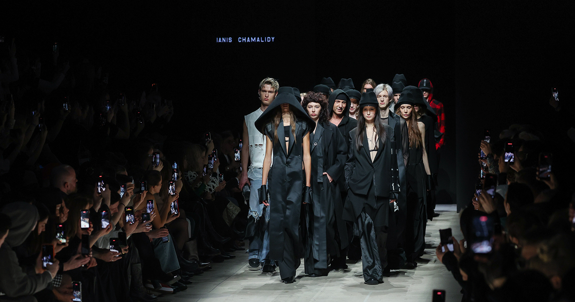 «Москвич Mag» подводит итоги: морские гады, карнавальные маски и б/у коврики на Московской неделе моды