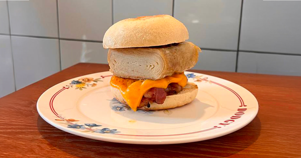 Уже знаменитые сэндвичи Dodgy завели себе соседей по меню в новом бистро на «Новослободской»