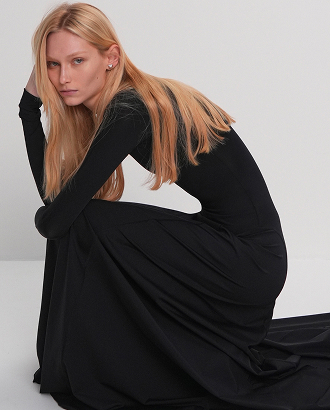 Стилист и блогер Гоша Карцев запускает бренд женской одежды