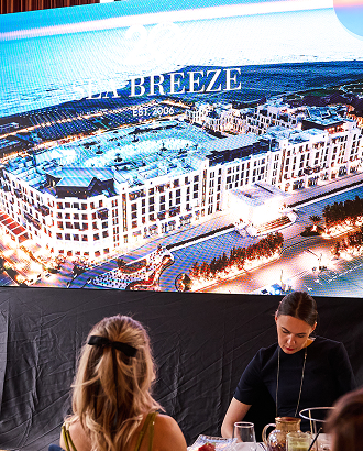 В ресторане Peach прошел бранч в честь 20-летия курорта Sea Breeze