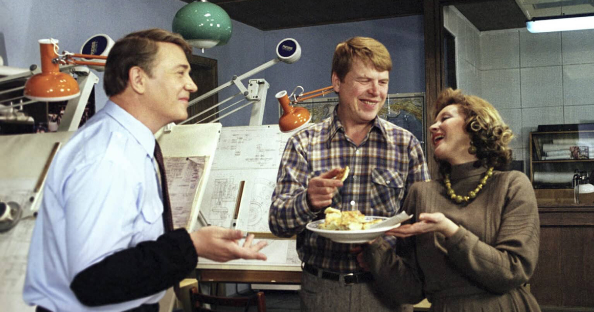 В трети московских компаний никак не поздравляют именинников с днем рождения