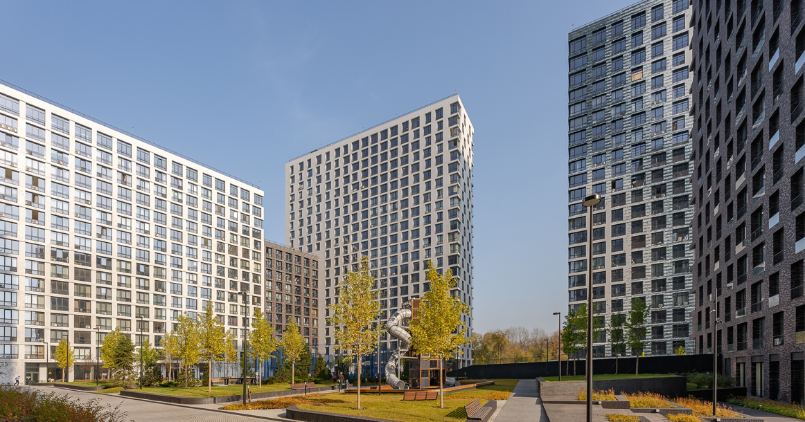 Объем продаж жилья в Москве снизился с начала года почти на 45%