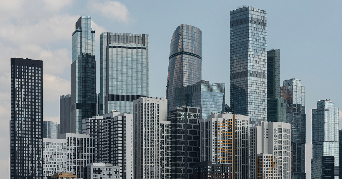 Около 50% предложения в премиальном сегменте жилья Москвы — небоскребы