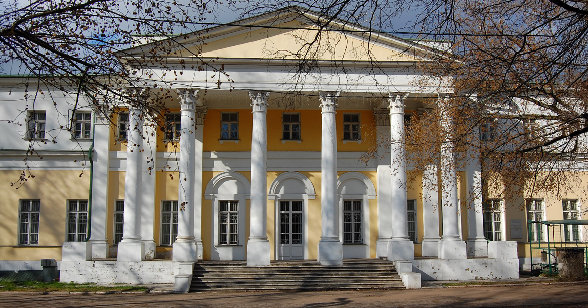 Знаменитую дачу Строгановых XVIII века на Яузе продадут на аукционе