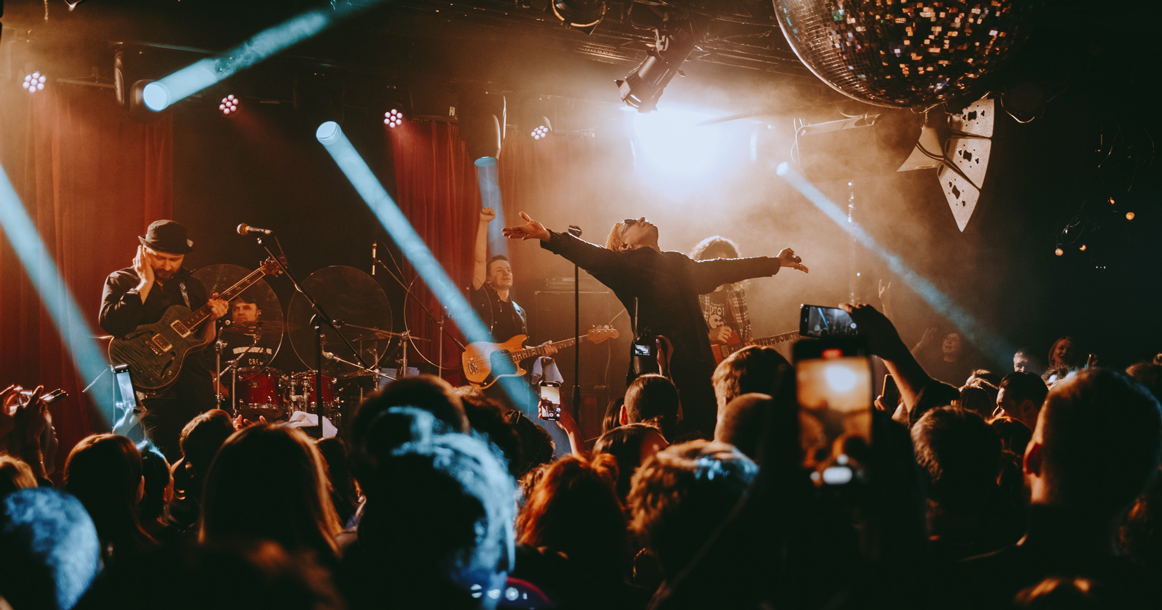 «Лучший из сохранившихся в Москве»: клубу «16 Тонн» исполнилось 30 лет