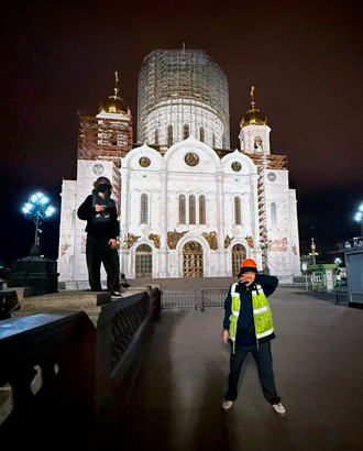 Полицейские задержали школьников, залезших на главный купол Храма Христа Спасителя