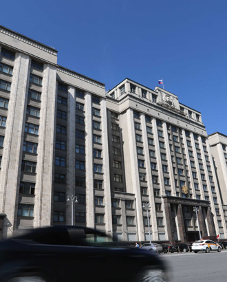 Госдума приняла закон об аресте имущества релокантов