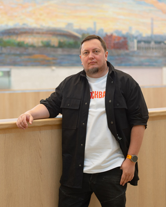 «Художника часто сводят до уровня ремесленника» — автор мозаик Ленинградского вокзала Максим Козлов