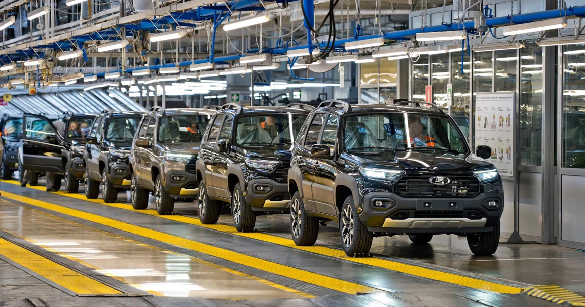 АвтоВАЗ представил премиальную Lada Niva Travel с кожаным салоном