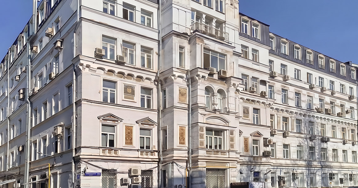 Кому недвижимость в доме XIX века на Мясницкой за 17 млн рублей?