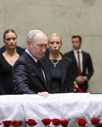 Владимир Путин посетил церемонию прощания с Сергеем Ивановым
