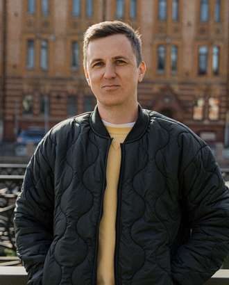 «Хотелось показать — в мире осталось что-то хорошее» — автор уличных мозаик Алексей Метлицкий