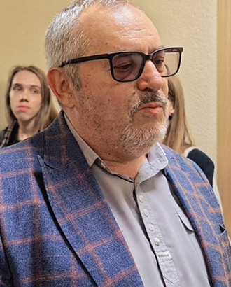 Суд над Борисом Надеждиным* прервали — политику вызвали скорую