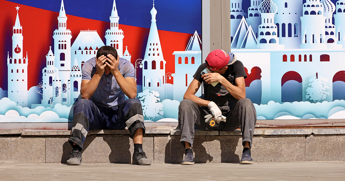 Госдума приняла закон об ужесточении требований к мигрантам для работы в России