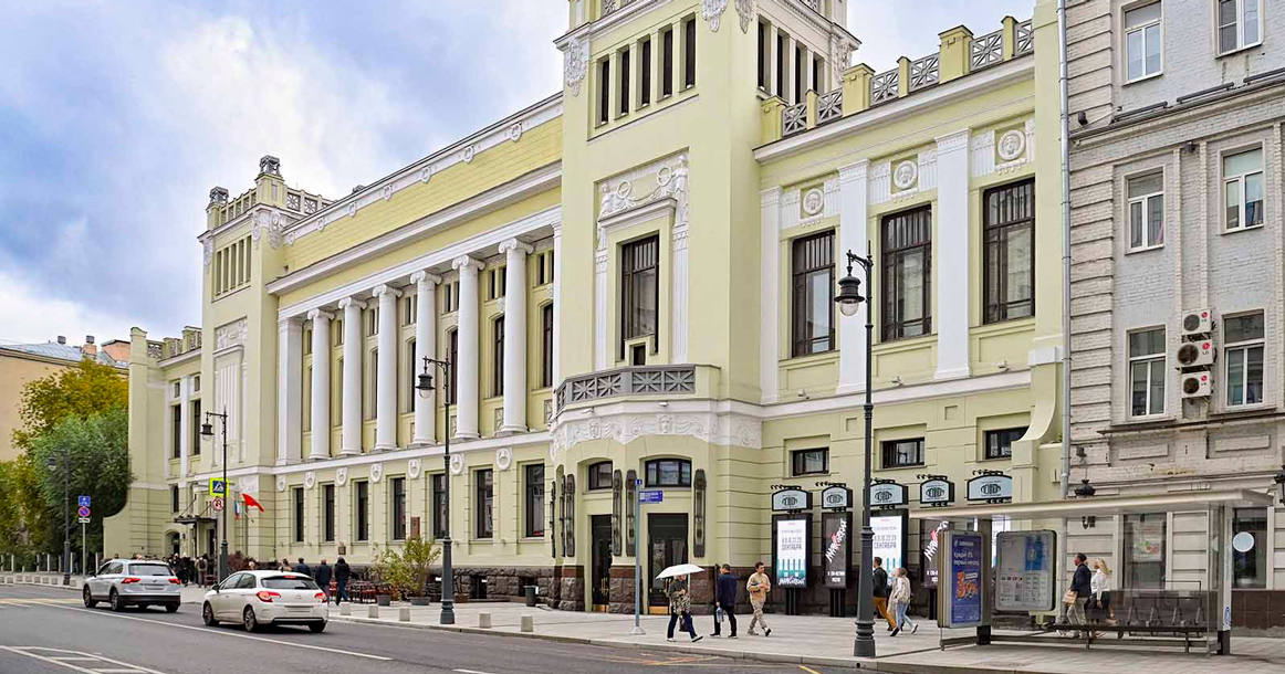 Выставка к 100-летию «Ленкома» и 300 премьер — в депкульте рассказали о планах на новый сезон