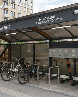 В Госдуме предложили построить в московских дворах крытые парковки для велосипедов и самокатов