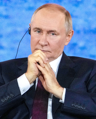 Путин пообещал господдержку для восстановления сгоревших складов «на новом уровне»