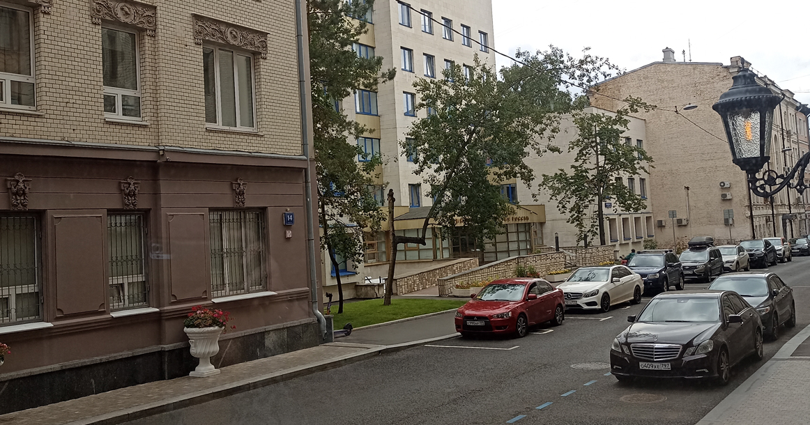 Вид из моего окна: на Скатертный переулок