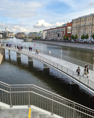Собянин открыл пешеходный мост на Болотной набережной
