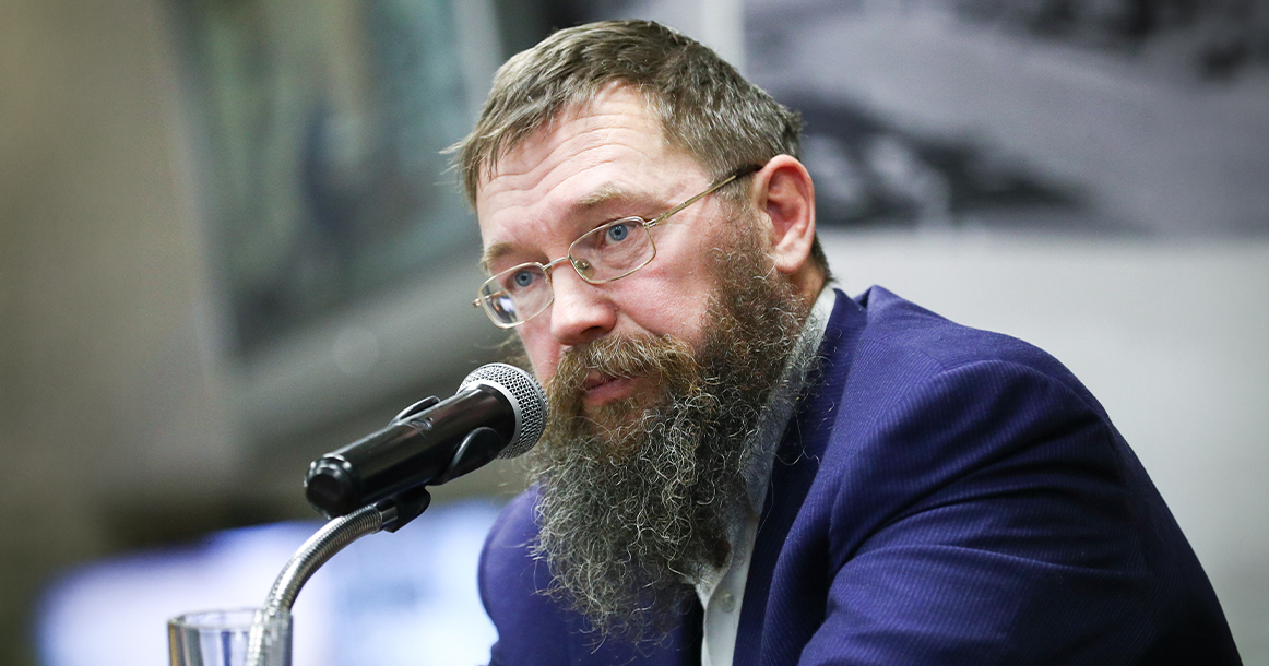 «Радуемся всем сердцем» — из-за проблем с бензином Стерлигов призвал пересаживаться на лошадей