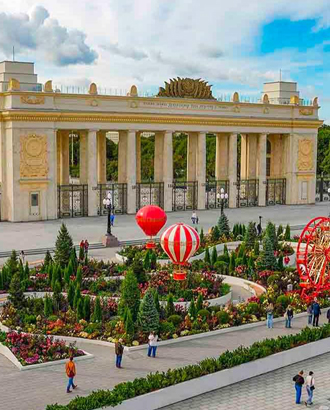 Главную арку парка Горького отреставрировали, но она пока не готова вас принять