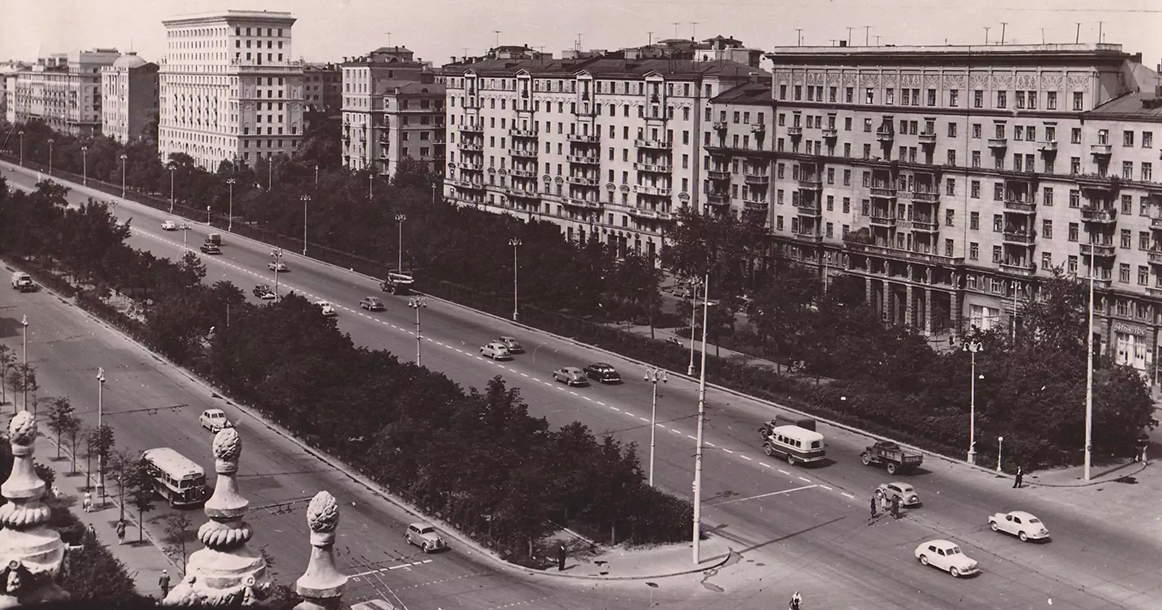 Дворцы, трактиры, пожарские котлеты: легенды и история «государевой дороги» от Петра I до наших дней