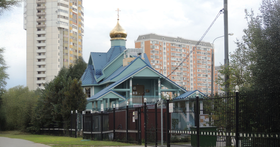 Мужчина с лопатой бросался на людей у храма в Марьино — его застрелили