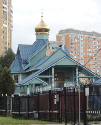 Мужчина с лопатой бросался на людей у храма в Марьино — его застрелили