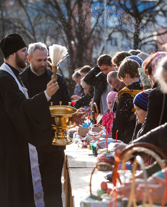 41% москвичей ходят в храмы на праздники