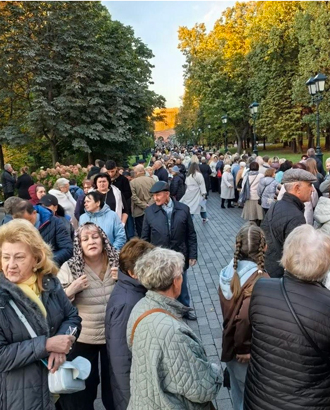 Кому нужен Канье? Смотрите, какая очередь на концерт Андрея Малахова «Песни от всей души»