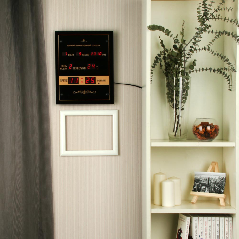 Часы настенные электронные 32х38см (дата, время, температура, будильник), пластик, 2 дизайна - #5