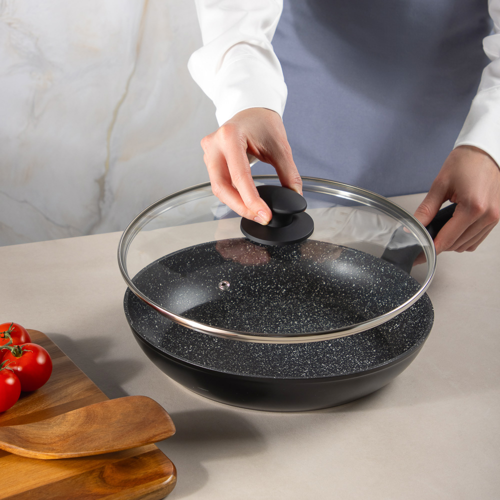 SATOSHI Стоун Сковорода литая с крышкой d28см, антипригарное покрытие мрамор, индукция - #18