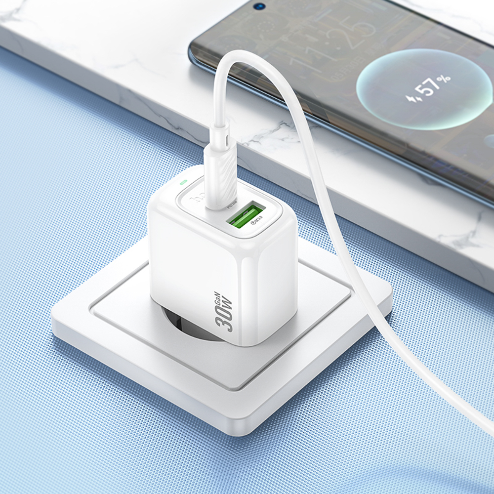 hoco. Зарядное устройство модель CS55A, USB+C 30W+ Кабель для зарядки С-С, цвет: белый - #8