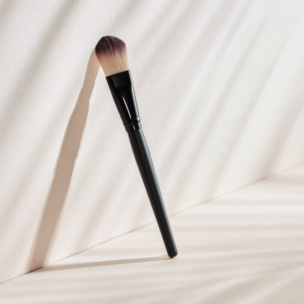 ЮНИLOOK Кисть для нанесения тональной основы/масок, дерево, синтетич.нейлон, 17,5см, черный, 26905-5 - #14