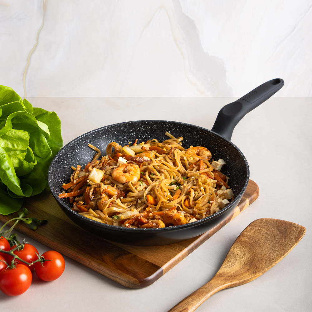 SATOSHI Стоун Сковорода литая с крышкой d28см, антипригарное покрытие мрамор, индукция - #12