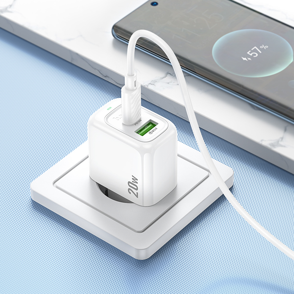 hoco. Зарядное устройство модель CS54A, USB-С PD 20W+QC3.0, цвет: белый - #9