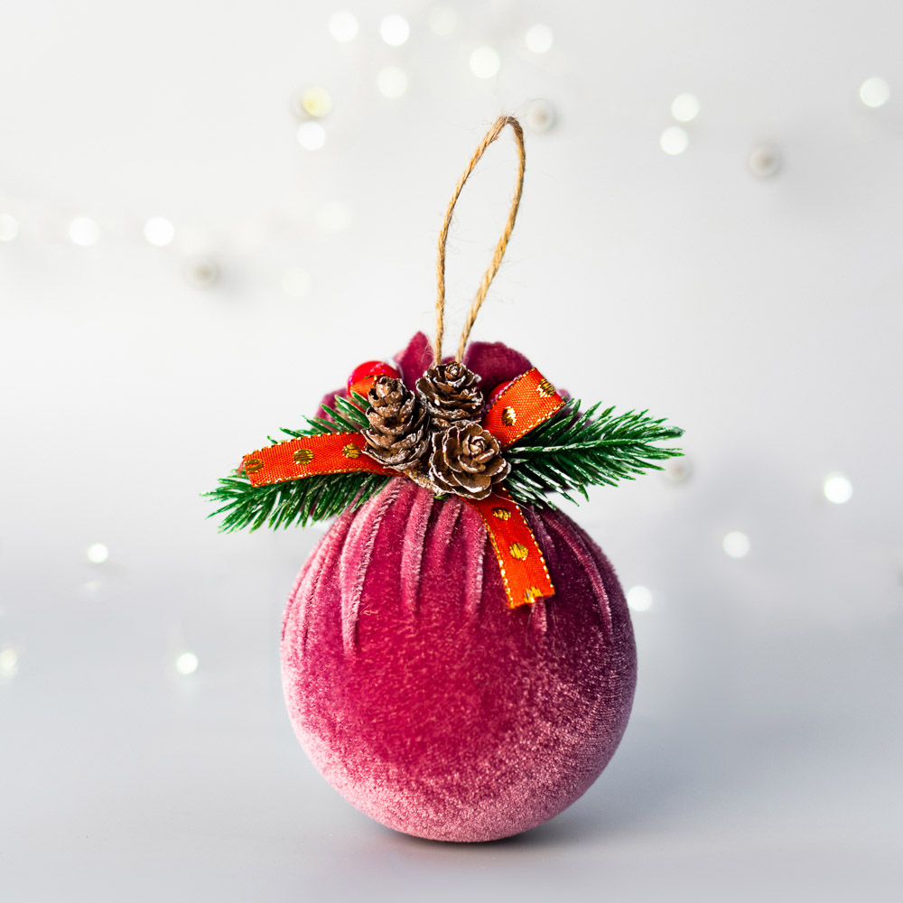 Подвеска Сноубум "Шар новогодний" в вуали с декором из хвои, сиреневый - #5