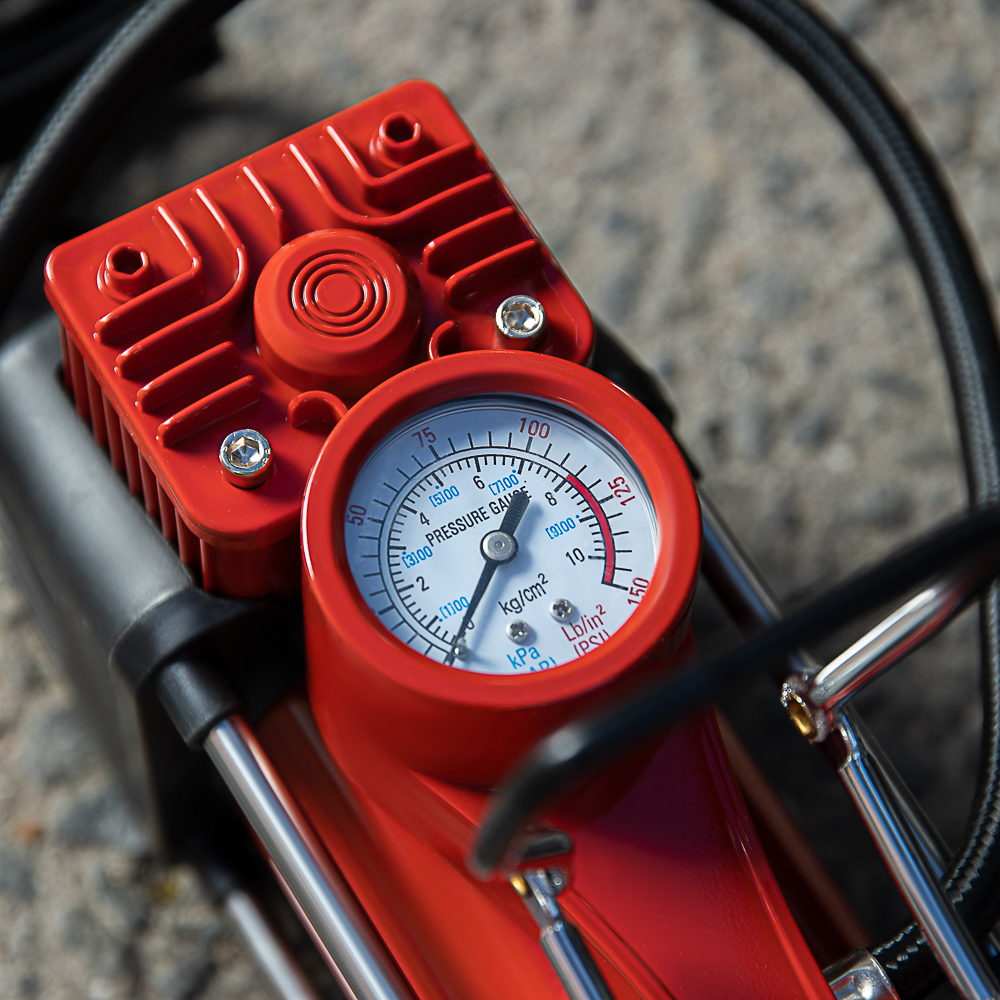 ЕРМАК Набор 12 предметов с 2-х поршневым компрессором 12В, 60л/мин, 180Вт - #18