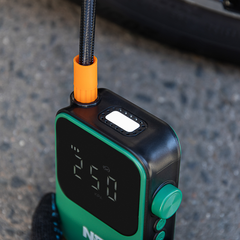 ЕРМАК Компрессор беспроводной, 80Вт, 1500мАх2, фонарь, цифровой дисплей - #12