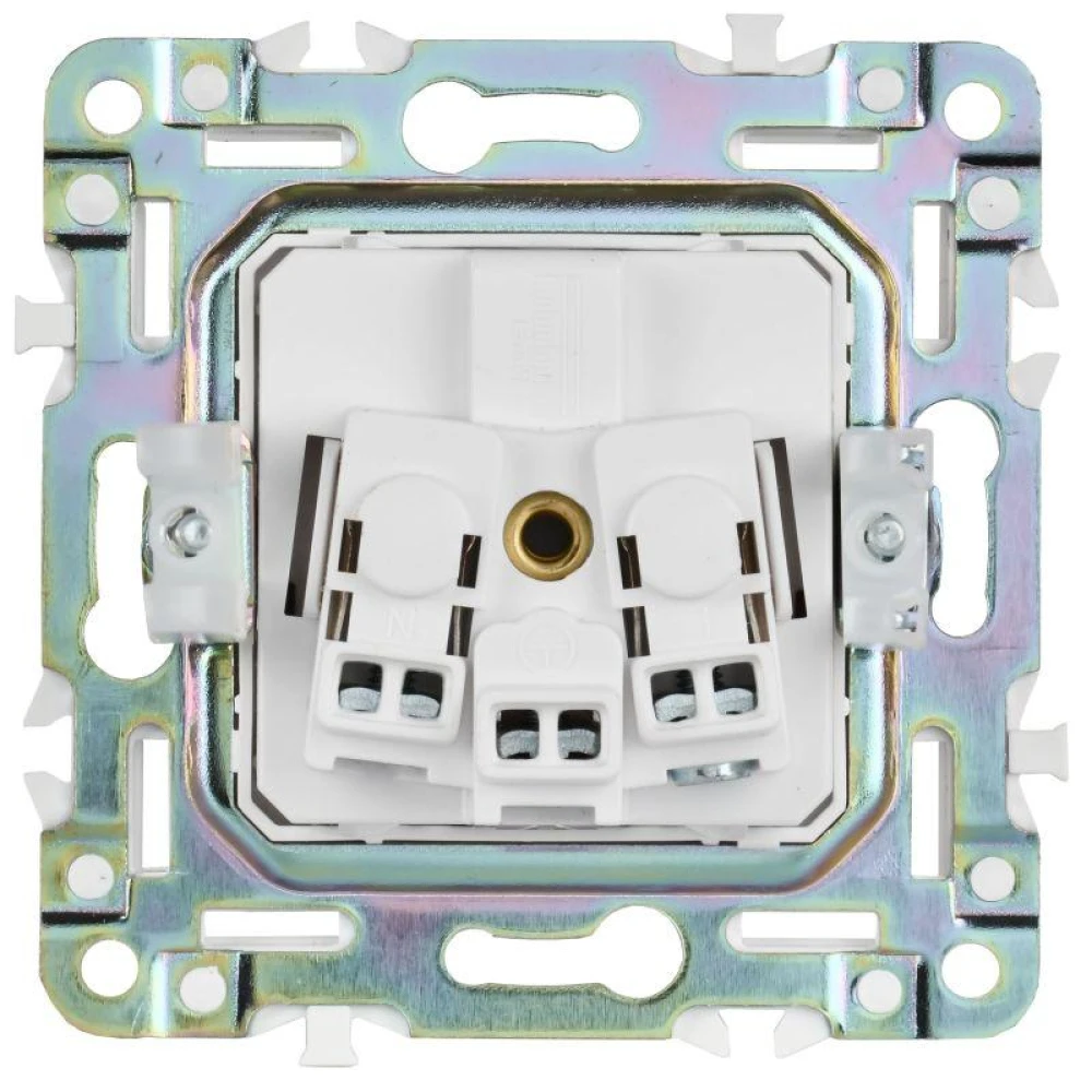 Розетка SKANDY 16А с заземл. защ. шторки SK-R04B беж. IEK SK-R14-16-K10