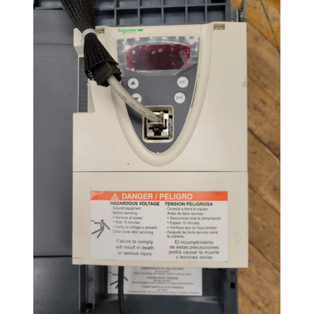 Преобразователь частоты ATV61 15Kвт 500в ATV61HD15N4 (с панелью управления)