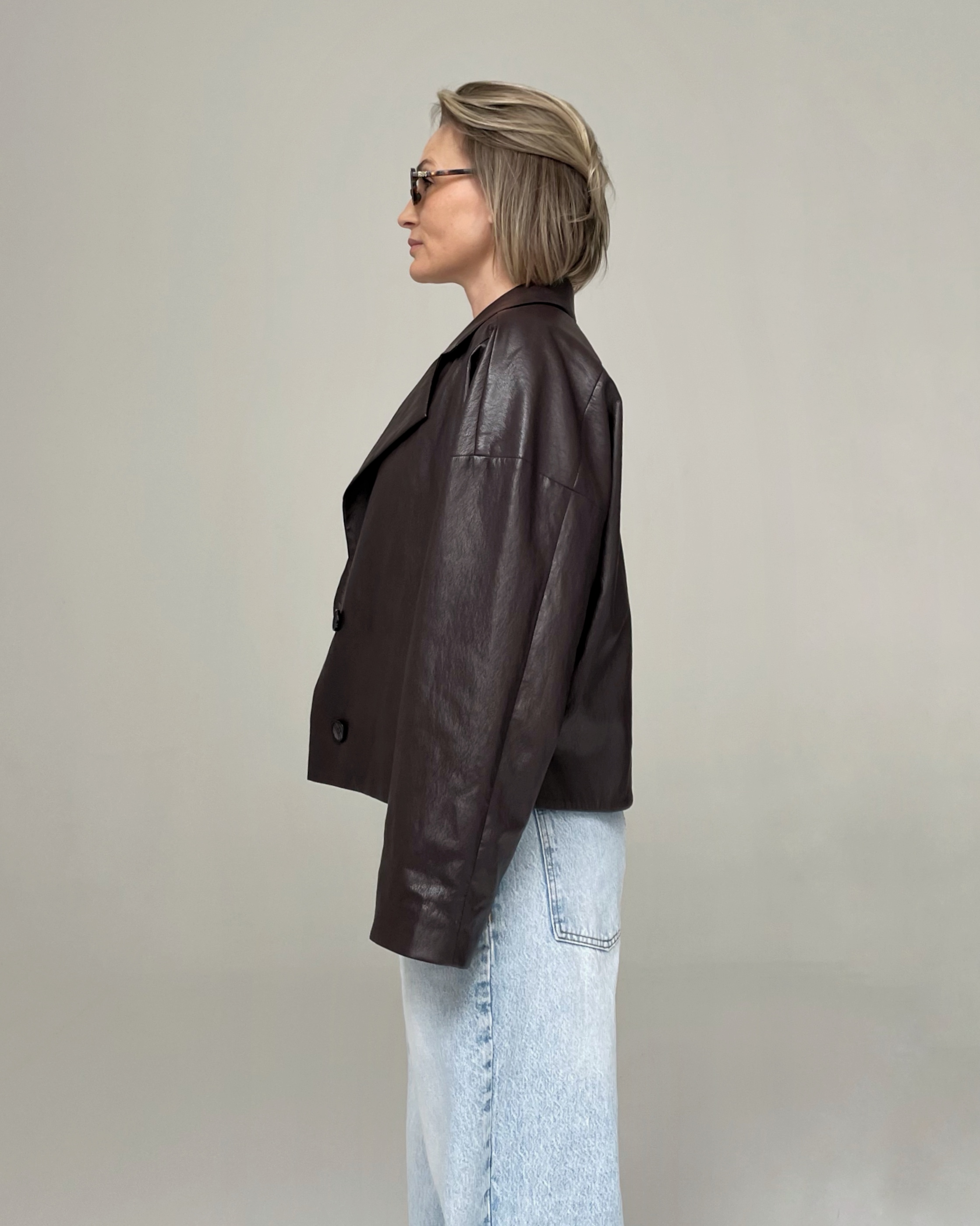 Куртка-жакет из эко-кожи - фото 6