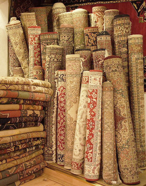наличие на складе и еженедельное обновление коллекций ковров