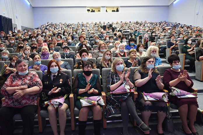 8 марта 2021, торжественное собрание в ЦДК г. Белово