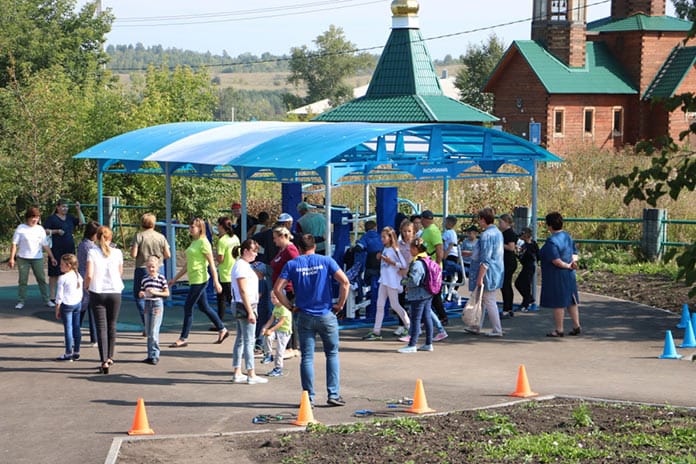 В селе Мохово Беловского района после реконструкции открыли парк