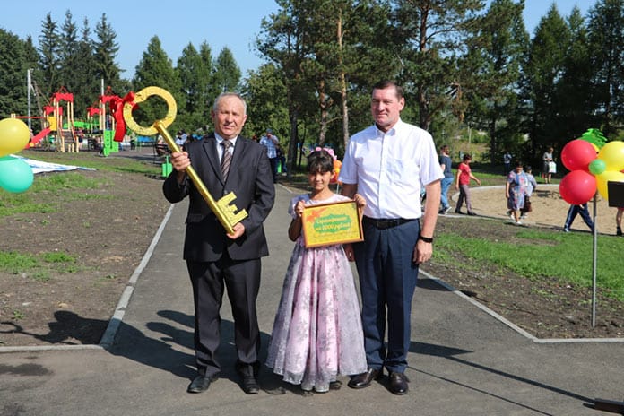 В селе Мохово Беловского района после реконструкции открыли парк