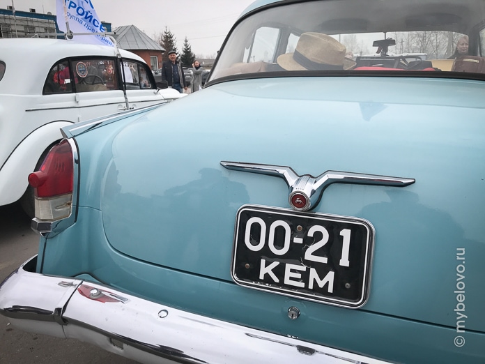 Ретро авто, Волга ГАЗ-21 небесно голубого цвета, СССР